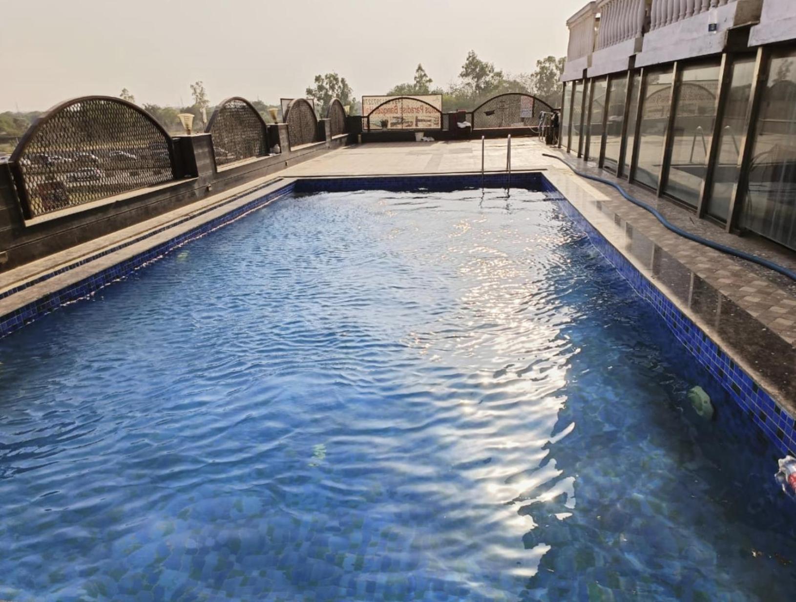 Hotel Lotus Paradise - Banquet & Dining - Near Murthal Sukhdev Rāi Buitenkant foto