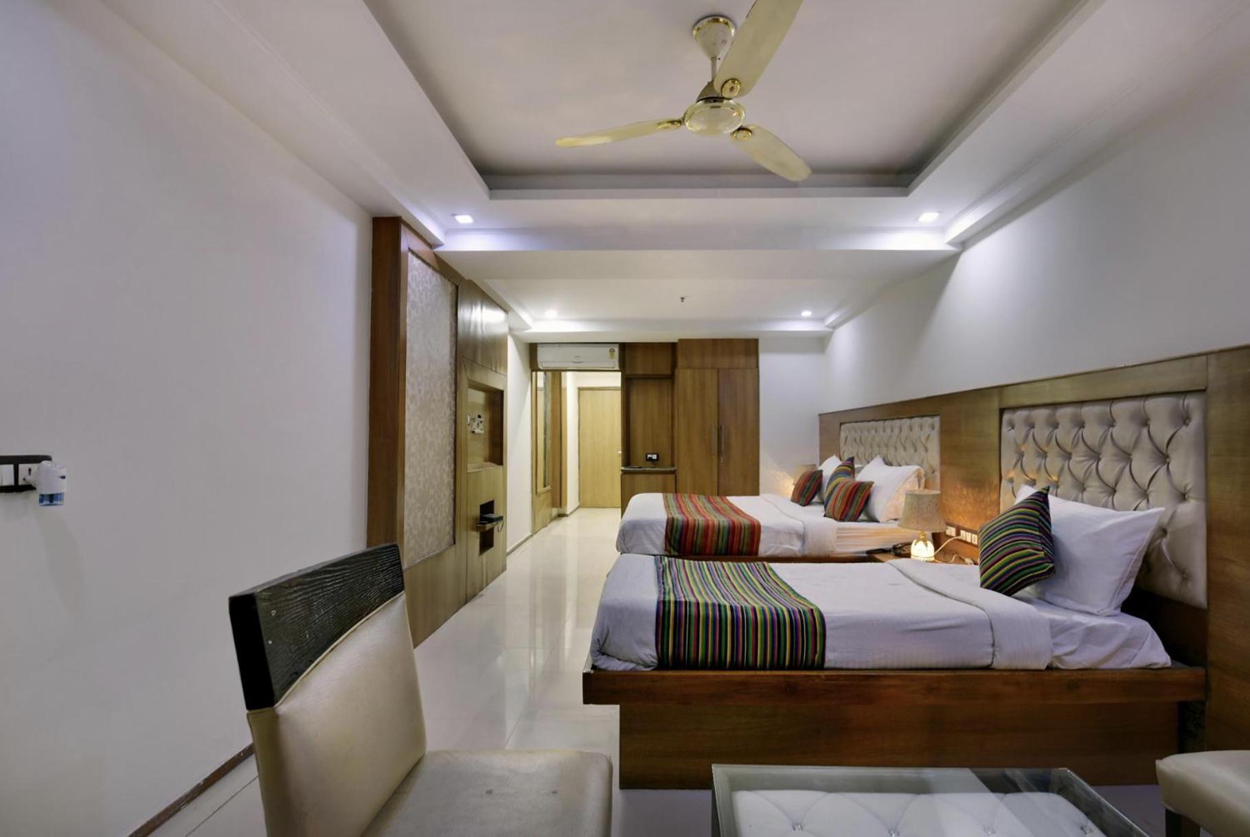 Hotel Lotus Paradise - Banquet & Dining - Near Murthal Sukhdev Rāi Buitenkant foto